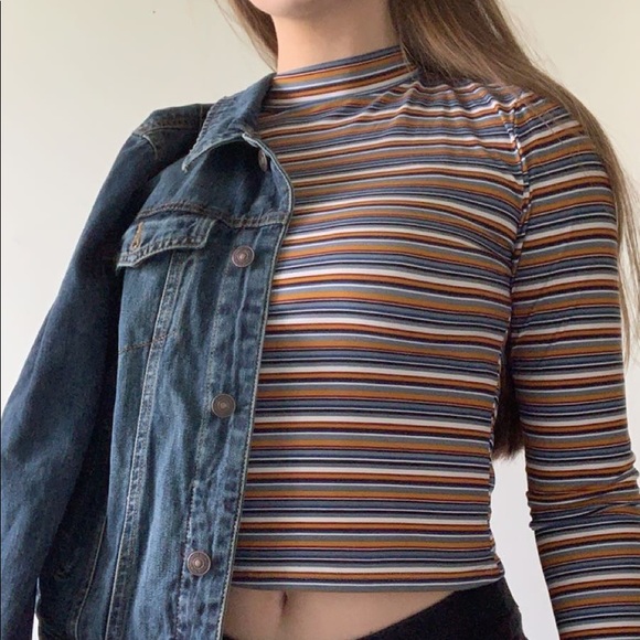 Cropped Mock Neck long Sleeve - Picture 4 of 5